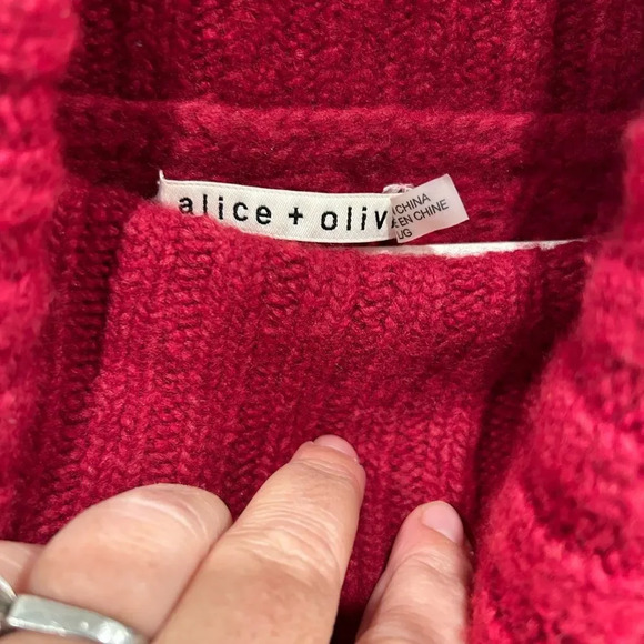 Alice + Olivia Red Turtleneck Cropped Cable Knit Sweater women’s size Large - Picture 8 of 9